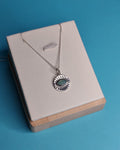 Collar Con Colgante Medalla Redonda Con Piedra Natural Calcedonia