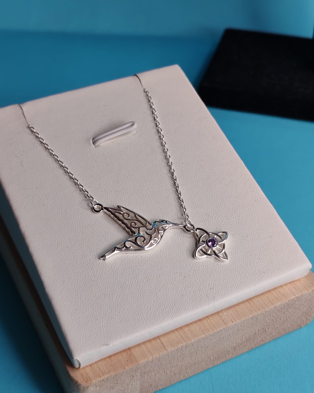 Collar Colibrì Con Chiche Nudo De Bruja Circòn Morado