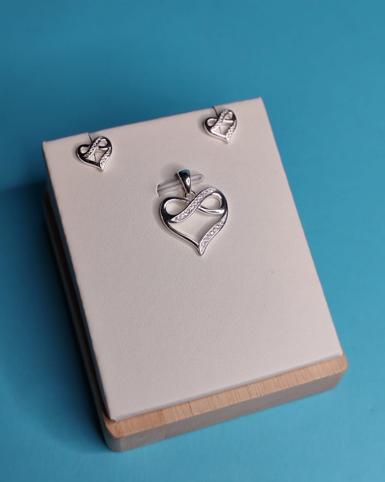 Conjunto Corazòn Con Infinito Microcircones