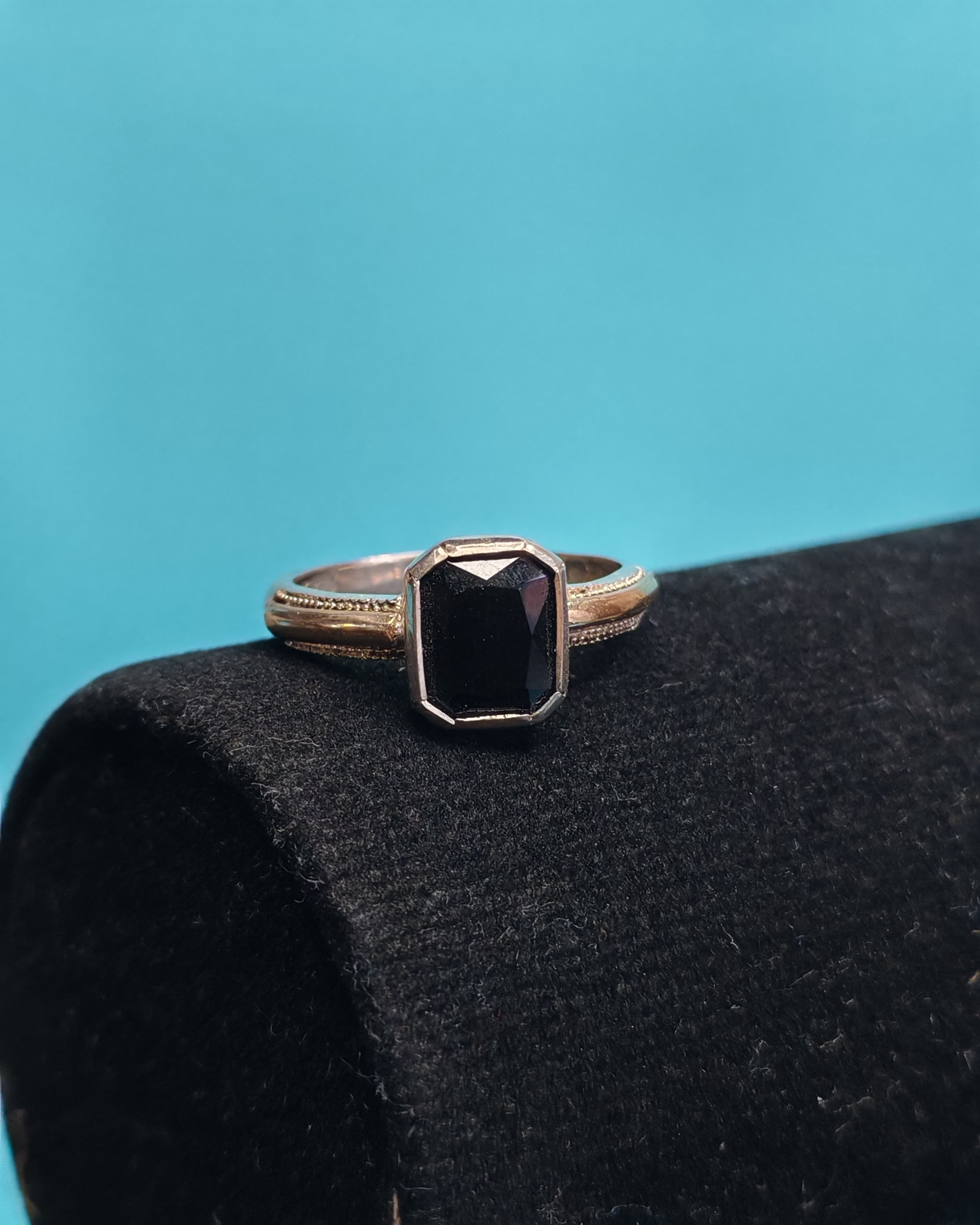 Anillo Circòn Cuadrado Negro Plata Con Oro