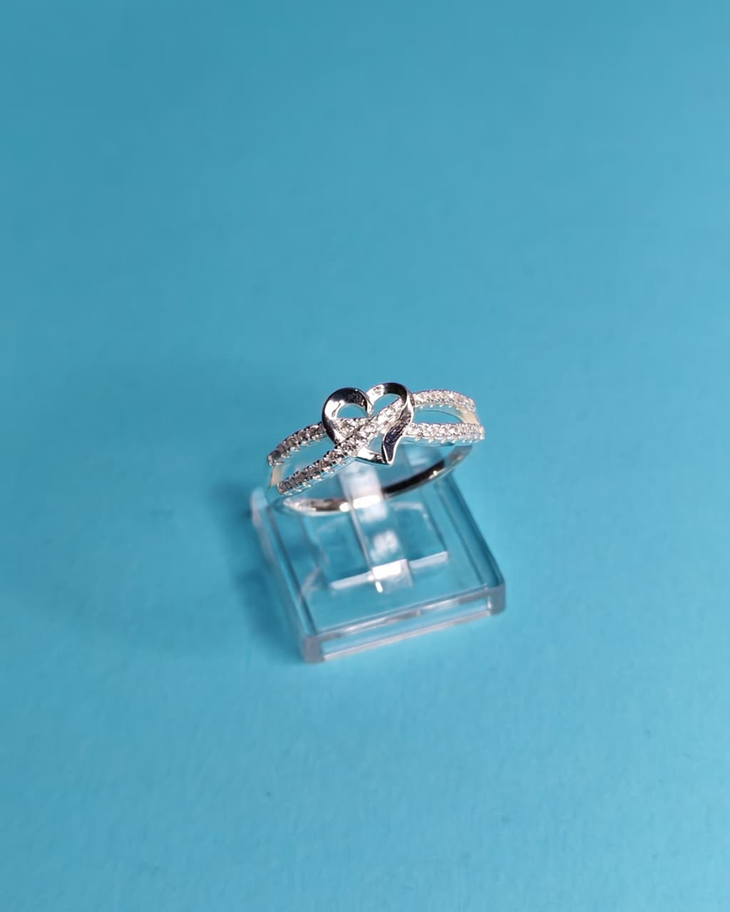 Anillo Cruzado Microcircones Corazòn