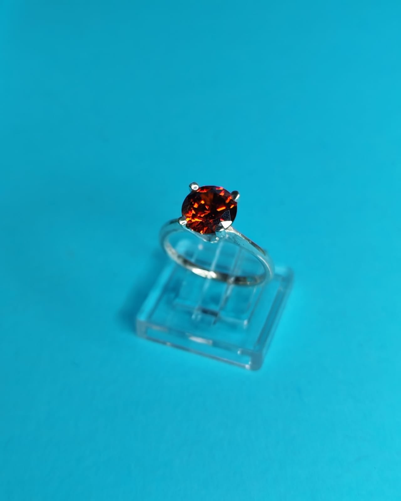 Anillo Solitario Rojo