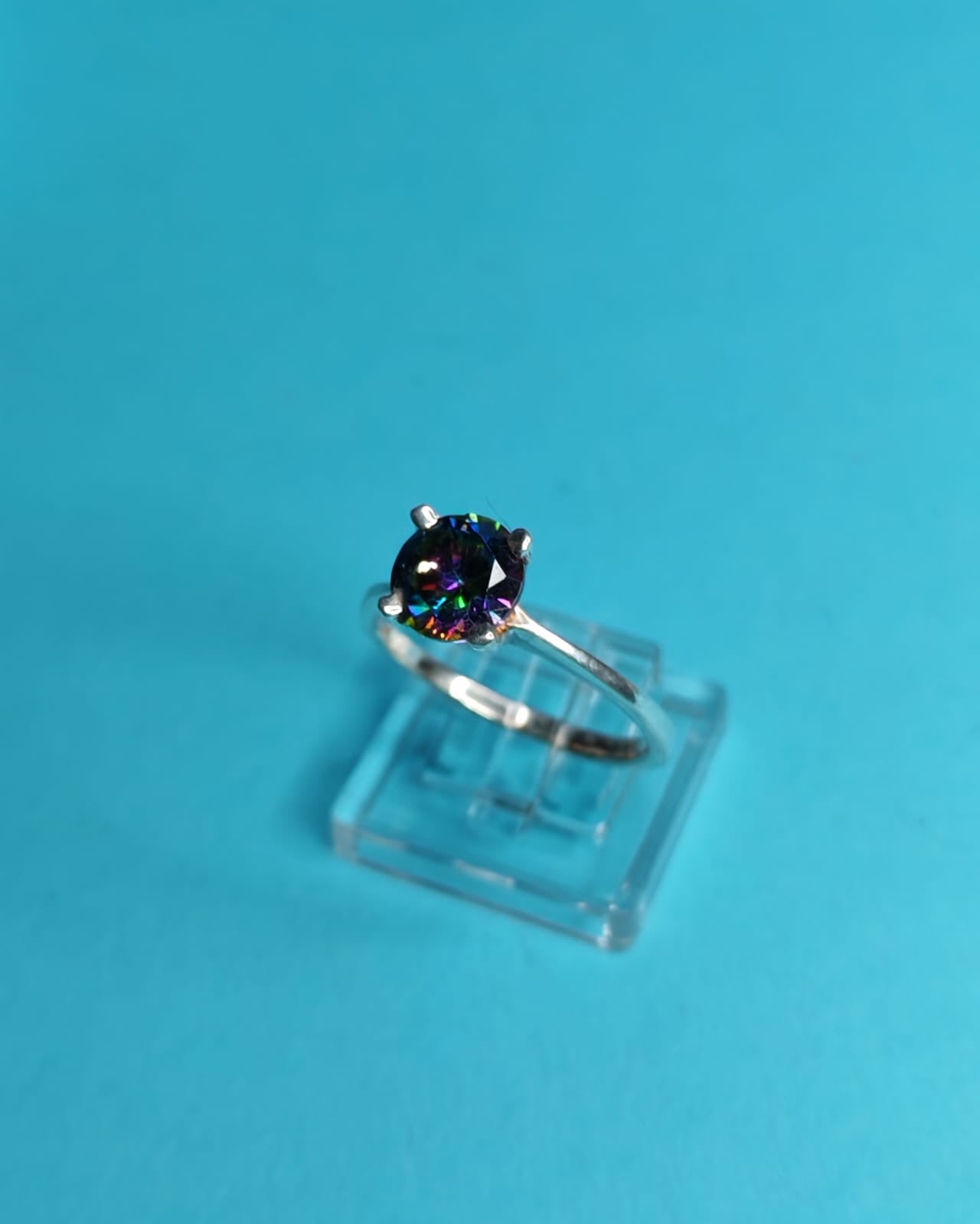 Anillo Solitario Tornasol Oscuro