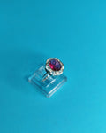 Anillo Circòn Fucsia Con Microcircones Blancos Diseño En Flor