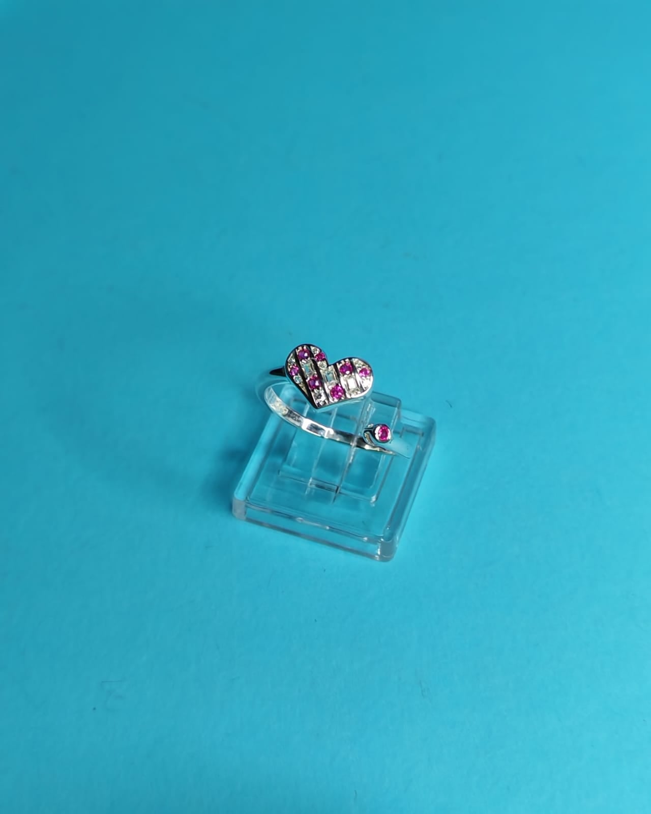 Anillo Ajustable Corazòn Circones Fucsia Blanco