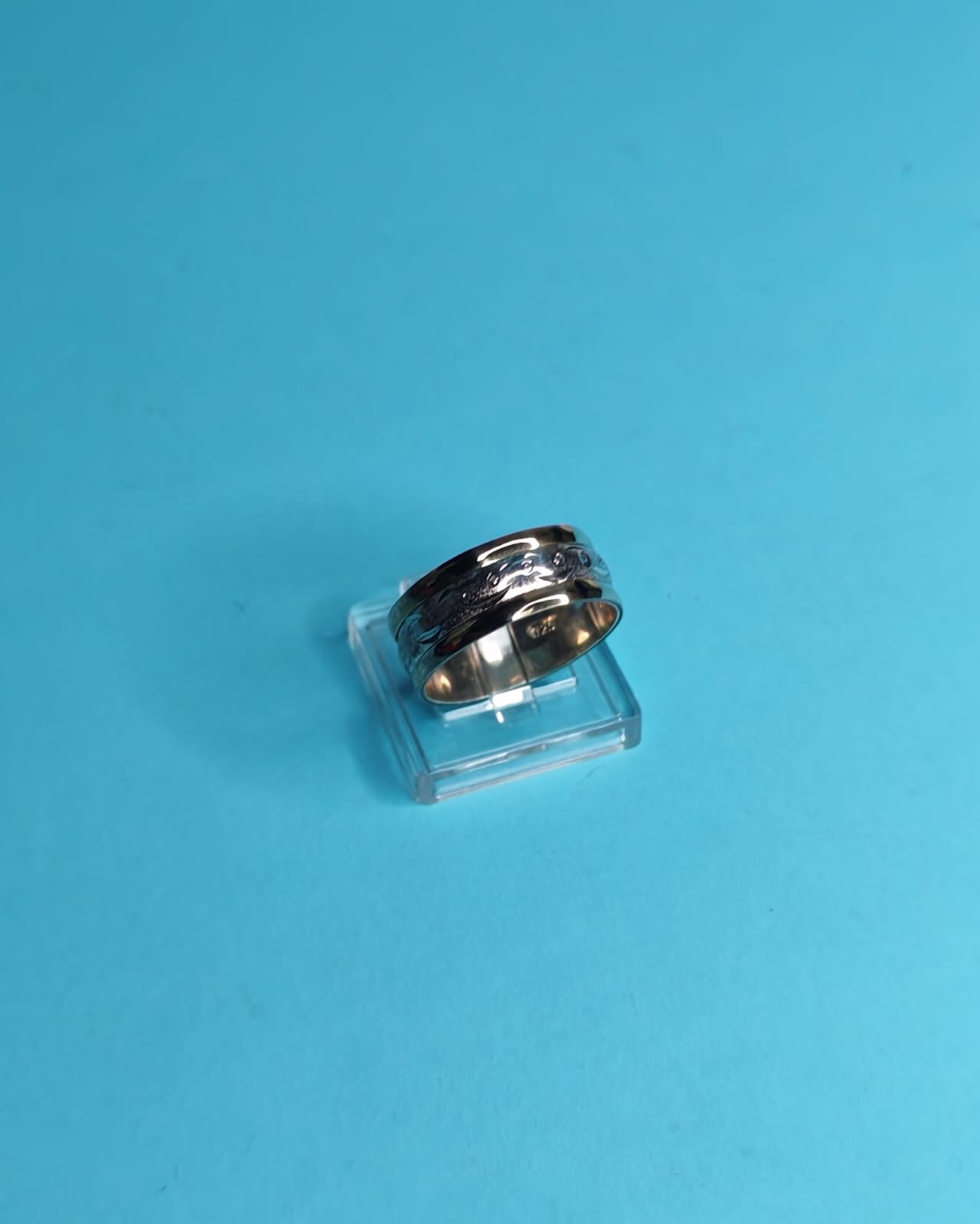 Anillo De Compromiso Plata Con Oro Medio Punto Talla 16