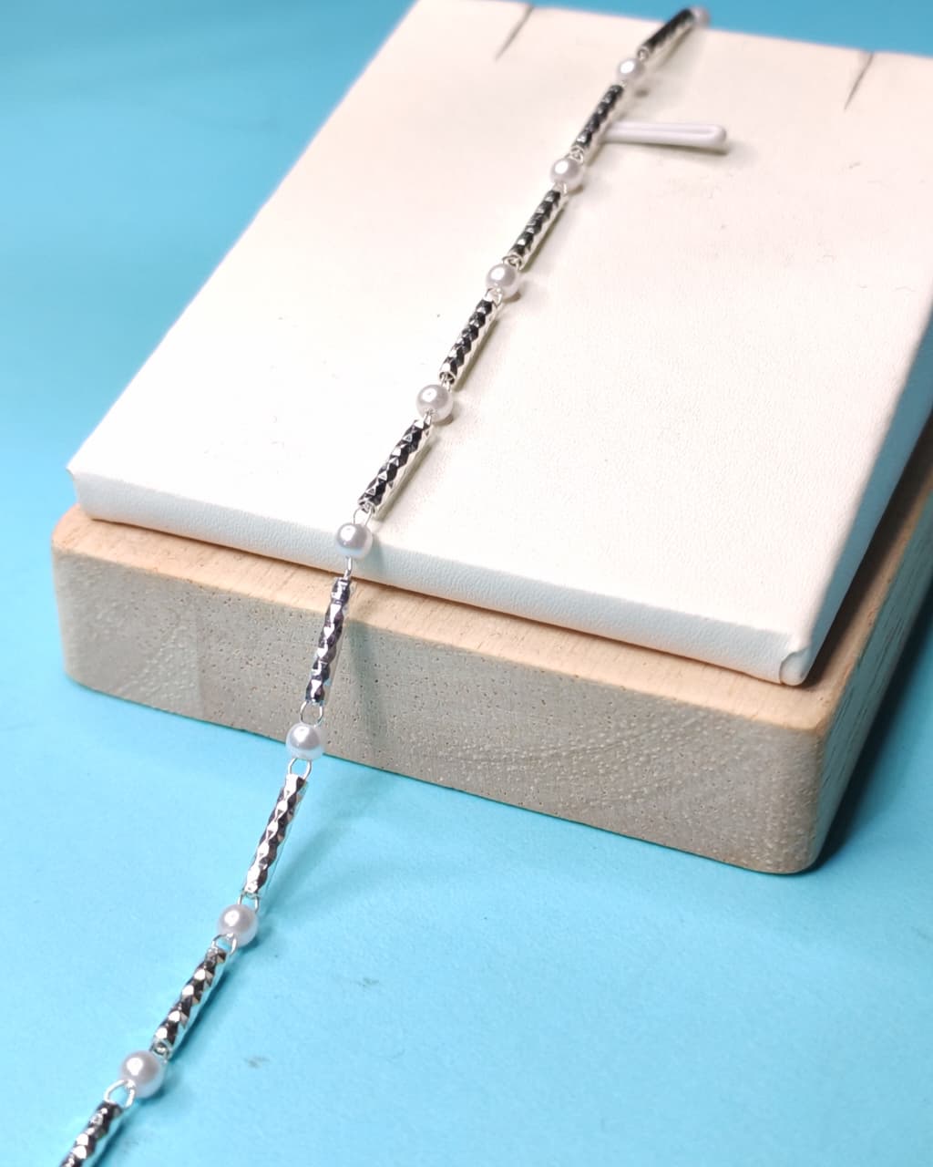 Pulsera Perlas Blancas Tubos