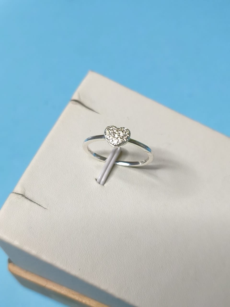 Anillo Solitario Corazon Microcircones