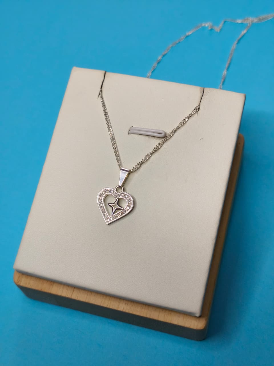 Collar Corazon Vacio Destello Microcircones