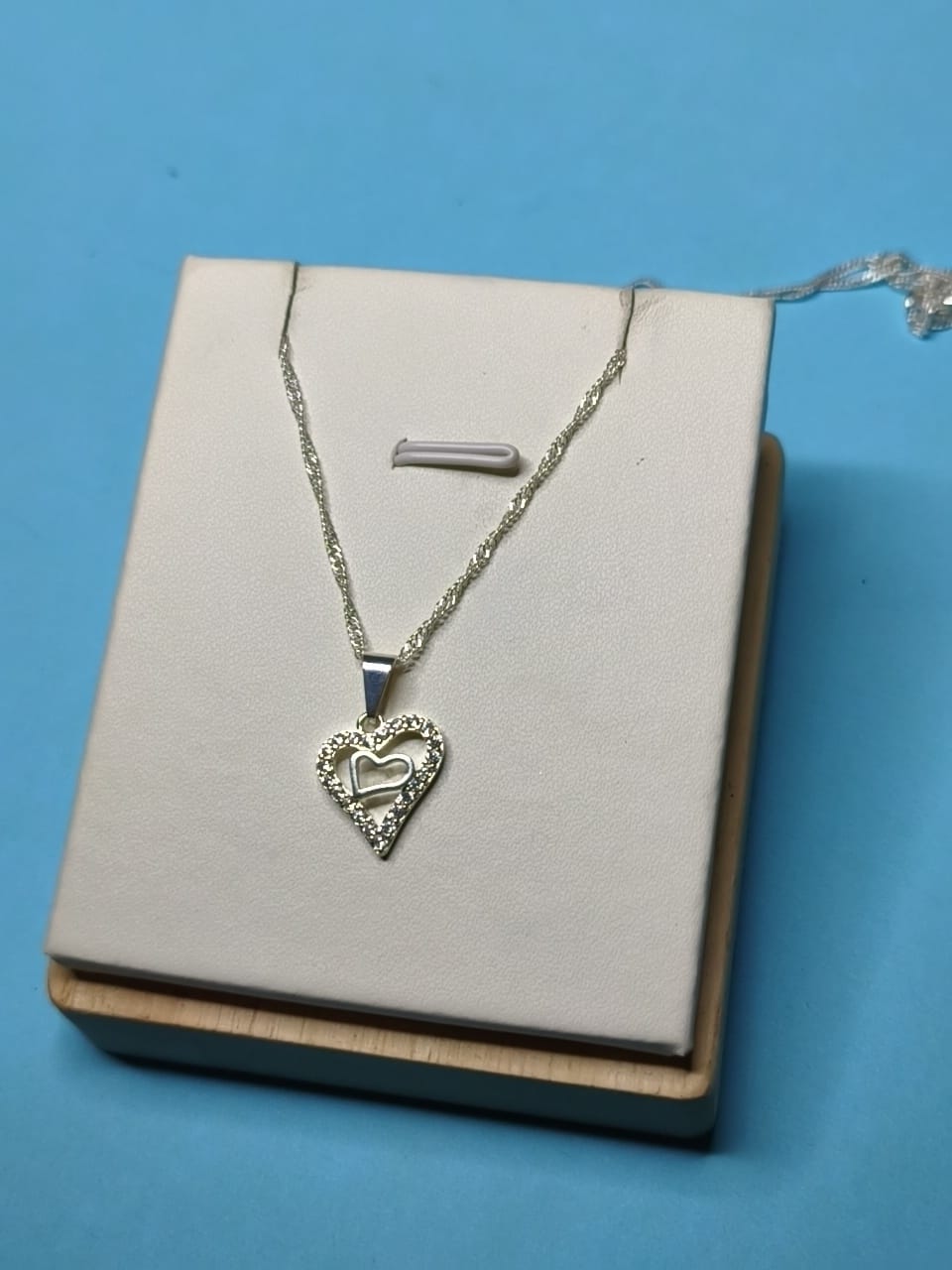Collar Dos Corazones Vacios Con Microcircones