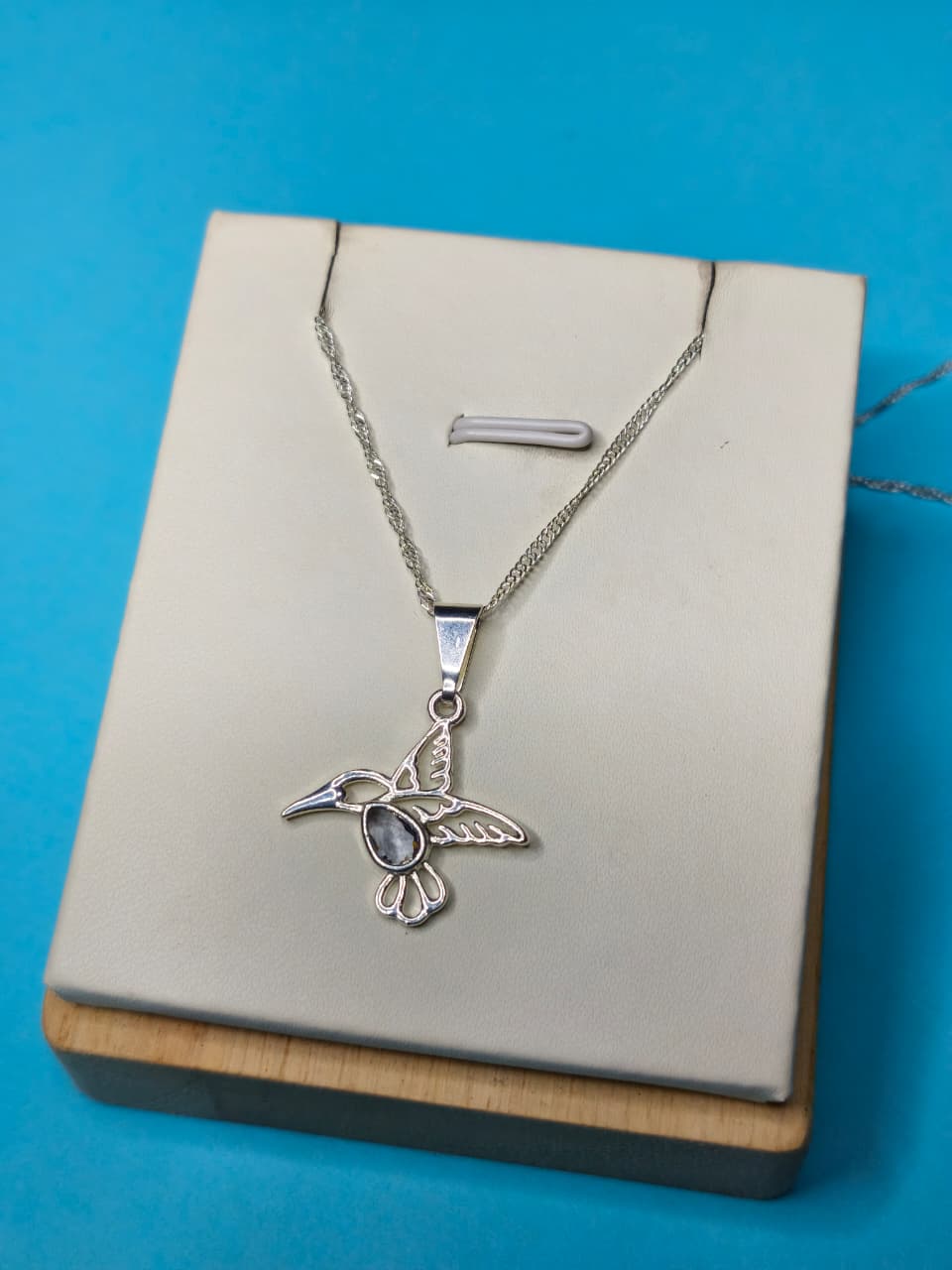 Collar Colibri Calado Blanco