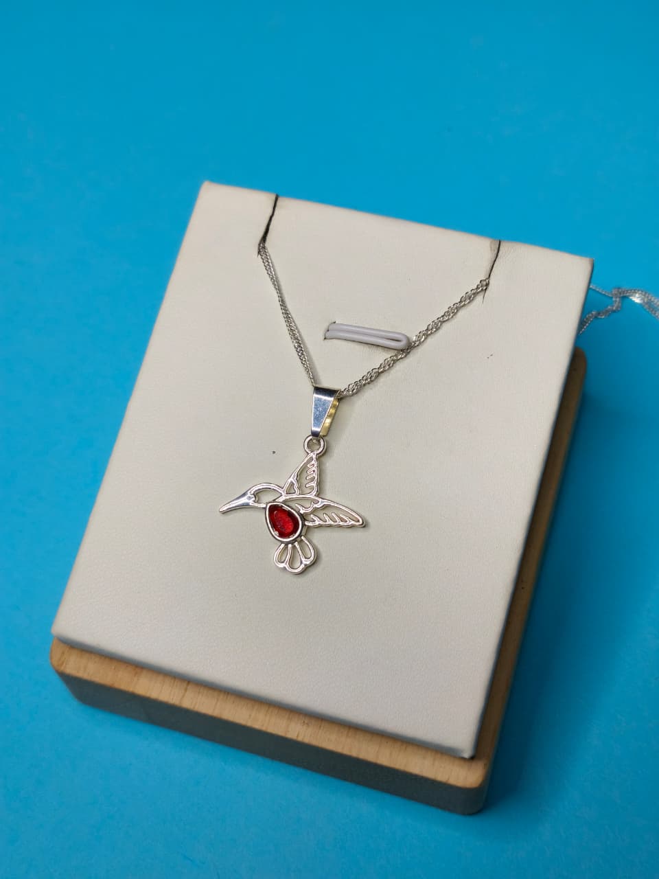 Collar Colibri Calado Rojo