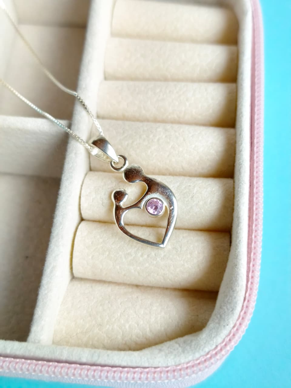 Collar Silueta Madre e Hij@ Circon Central Rosado